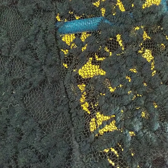 Crop top - Picture 2 of 3